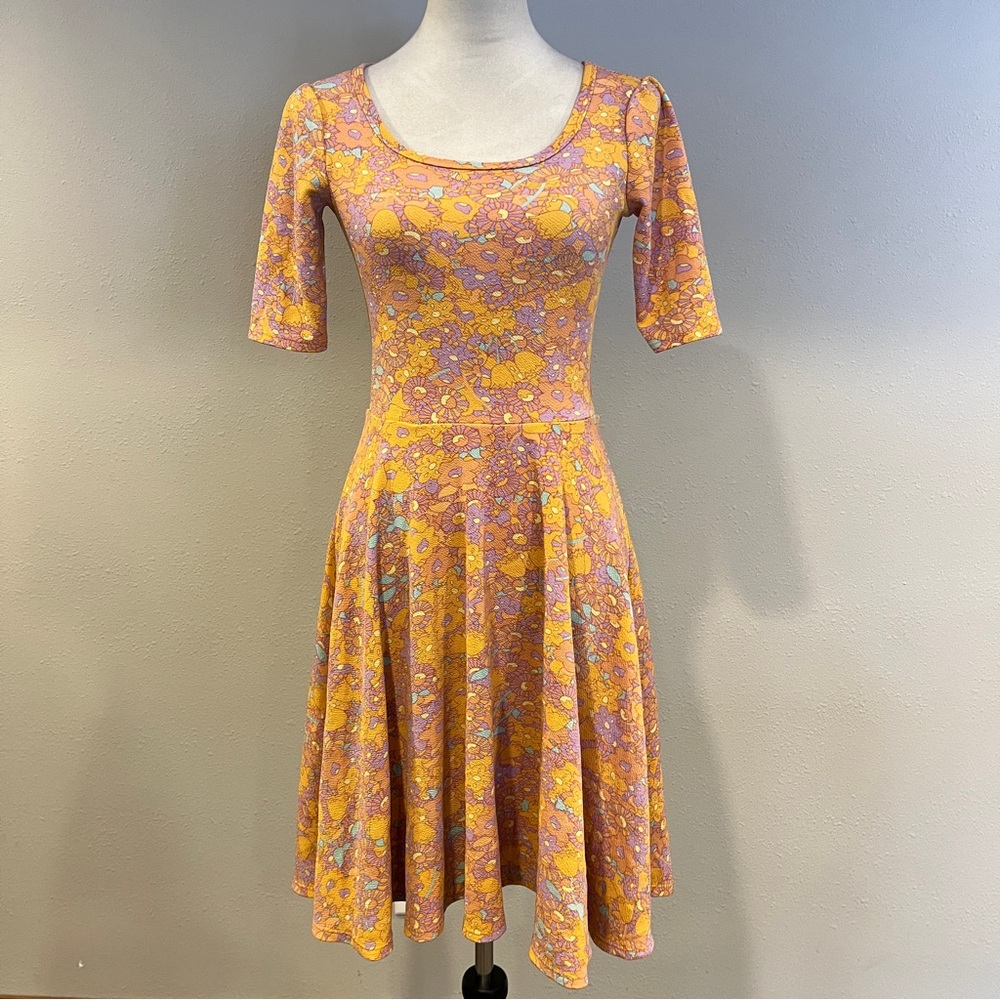 LuLaRoe Nicole yellow short sleeve floral dress size extra small‎